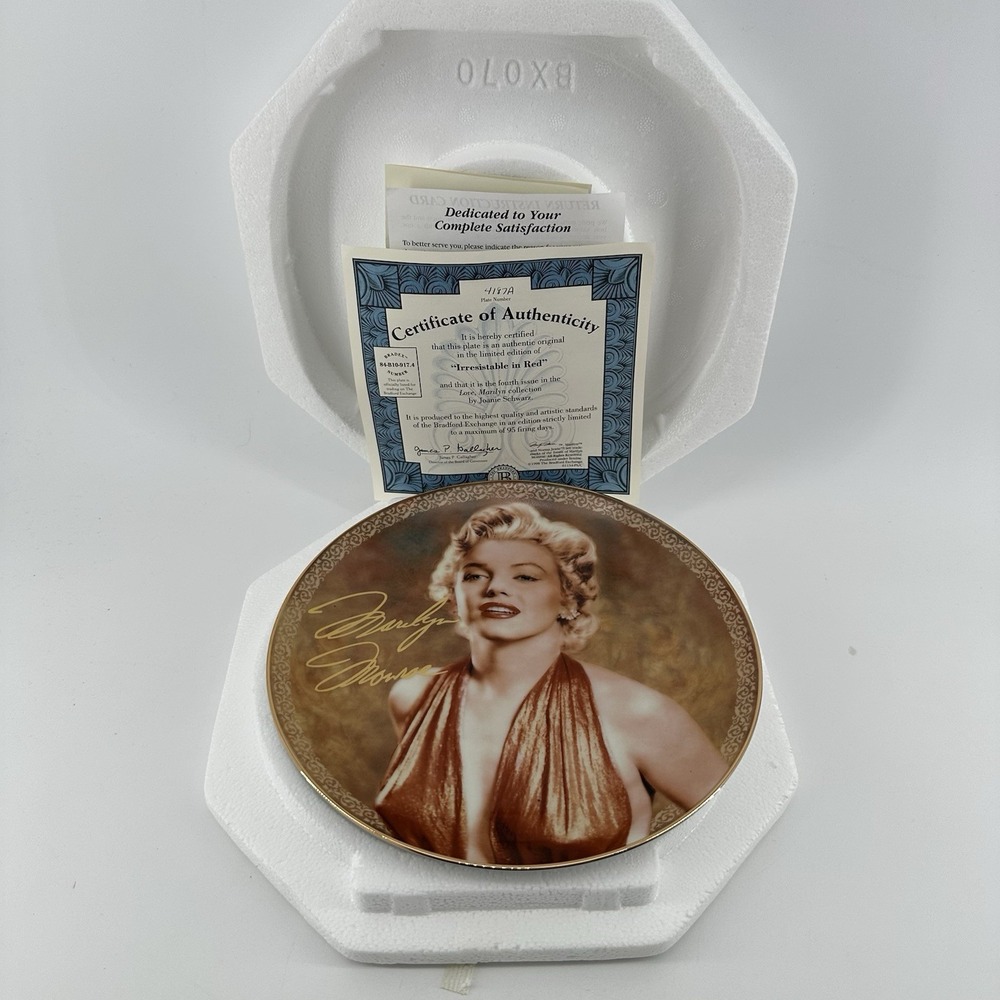 Marilyn Monroe Irresistable In Red Plate W/COA‎ 1998 Bradford Exchange Beautiful